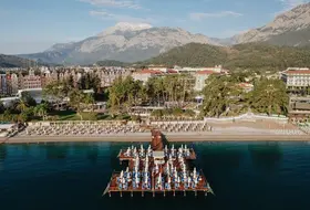 Akra Kemer