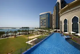 Bab Al Qasr Hotel