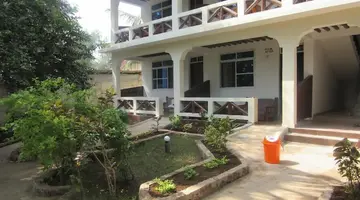 BARAKA BEACH BUNGALOWS