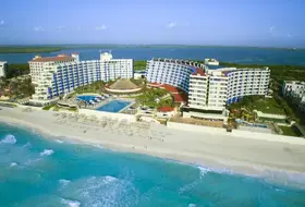 Crown Paradise Club Cancun