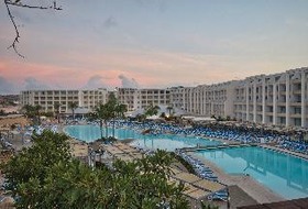 db Seabank Resort + Spa – All Inclusive