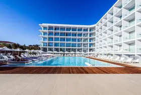 Eleana Hotel