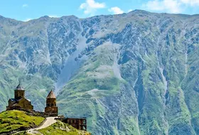 Gruzja, Armenia - spod szczytów Kaukazu w doliny Armenii