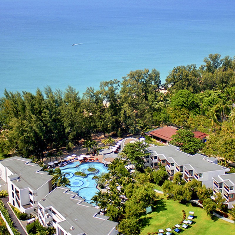 Holiday mai khao. Melia Phuket mai Khao 5. Отель Holiday Пхукет. Больница на mai Khao Beach. Holiday Inn Resort Phuket, Family Room.