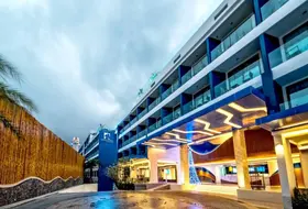 HOTEL CLOVER PATONG