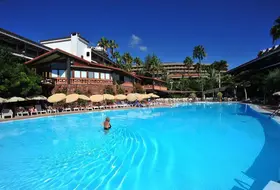 Hotel Parque Tropical