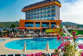 Hotel Throne Beach Resort & SPA