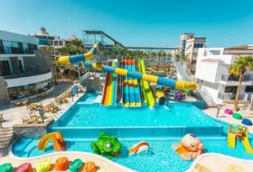 La Rosa Waves Beach Resort & Aqua Park