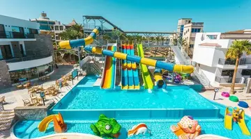 La Rosa Waves Beach Resort & Aqua Park